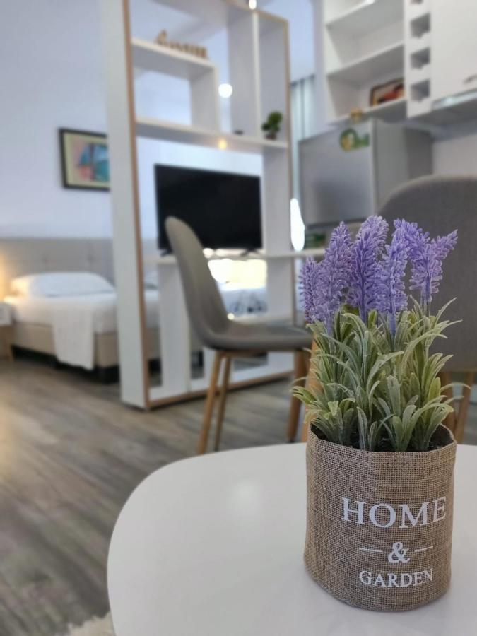 E&A Apartments Guesthouse Durrës Esterno foto